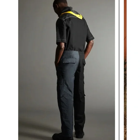 COS + YEBOAH Men’s Black Gray Two Tone Cargo Pants Size 28R NWOT!